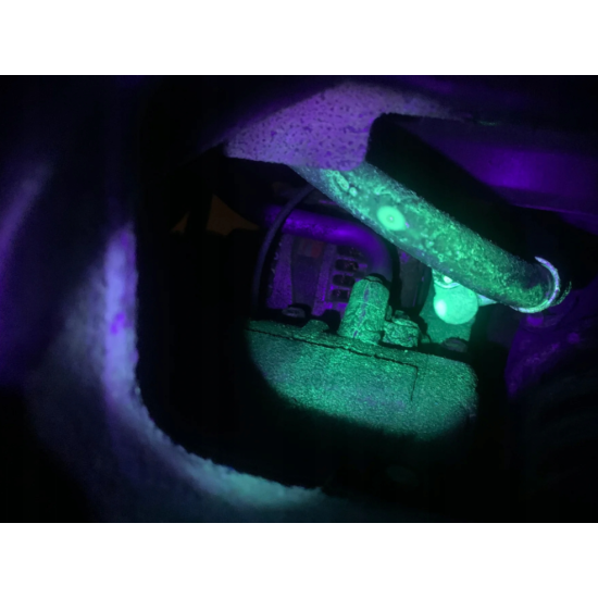 Latarka lampa UV do sprawdzania szczelności układu klimatyzacji